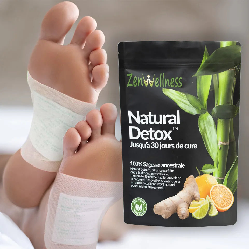 Boîte de patchs Natural Detox™ en gros plan sur la droite, pieds d'une femme détendue en arrière-plan avec des patchs appliqués sur les plantes des pieds pour une détox naturelle.